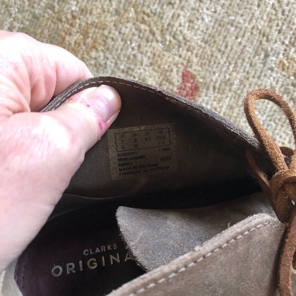 Clarks desert boots. Men’s sz 8. Gray. main image 4